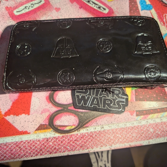 Loungefly Star Wars Black Wallet - Picture 2 of 3